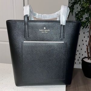 Gorgeous brand new large Kate spade ♠️ tote must have !!With Tags Never Worn!